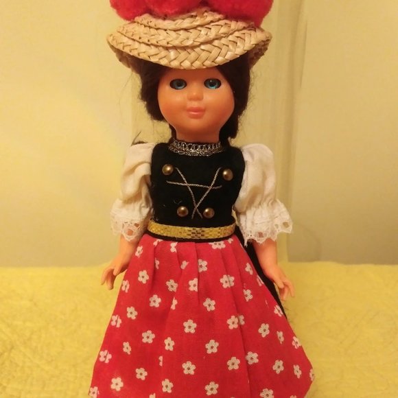 Schwarzald German Doll in Traditional Folk Costume, Bollenhut Pompoms Hat - Picture 4 of 8